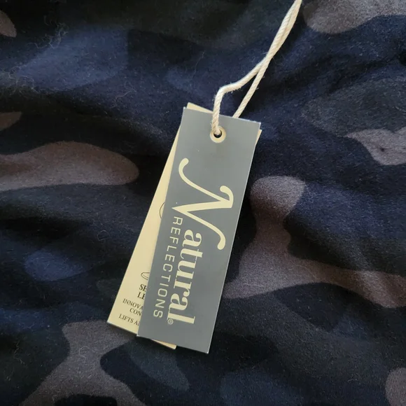 Natural Reflections Women's XL Camouflage Leggings - Black Green NWT - Picture 3 of 3